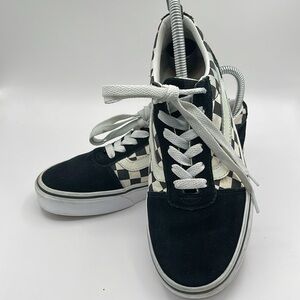 Vans Women's Size 7 Black and White Suede Canvas Checkerboard Sneakers